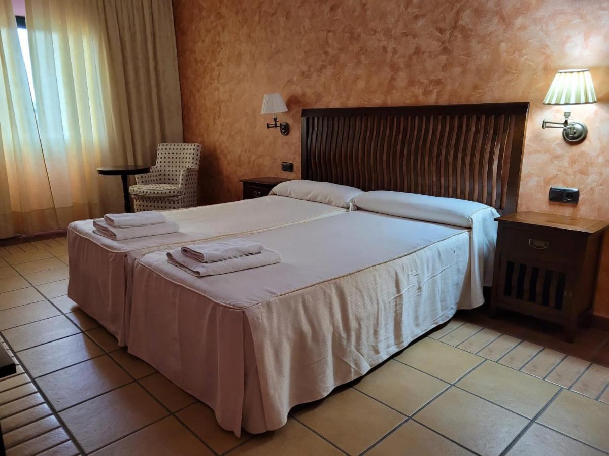 Hospedium Hotel Dona Mafalda De Castilla Plasencia Buitenkant foto