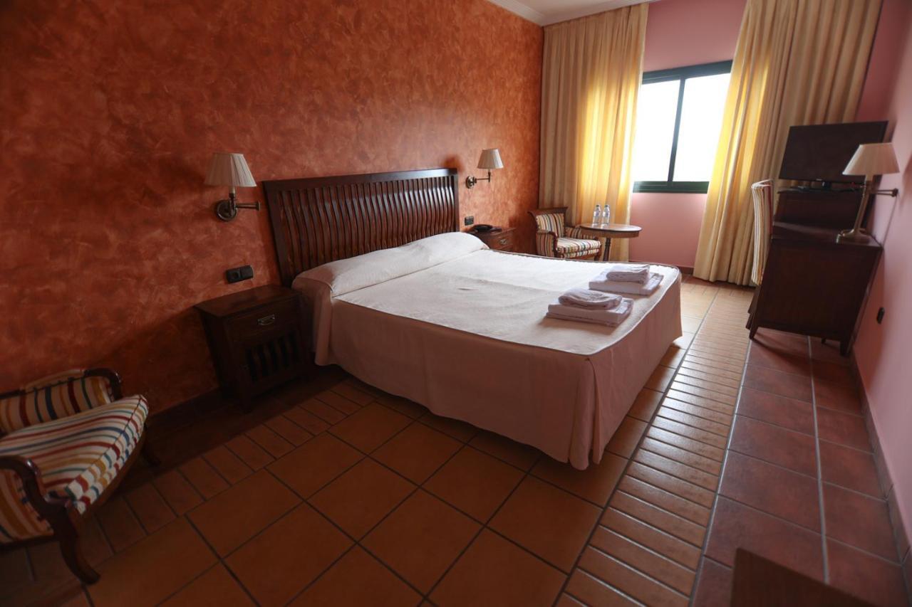 Hospedium Hotel Dona Mafalda De Castilla Plasencia Buitenkant foto
