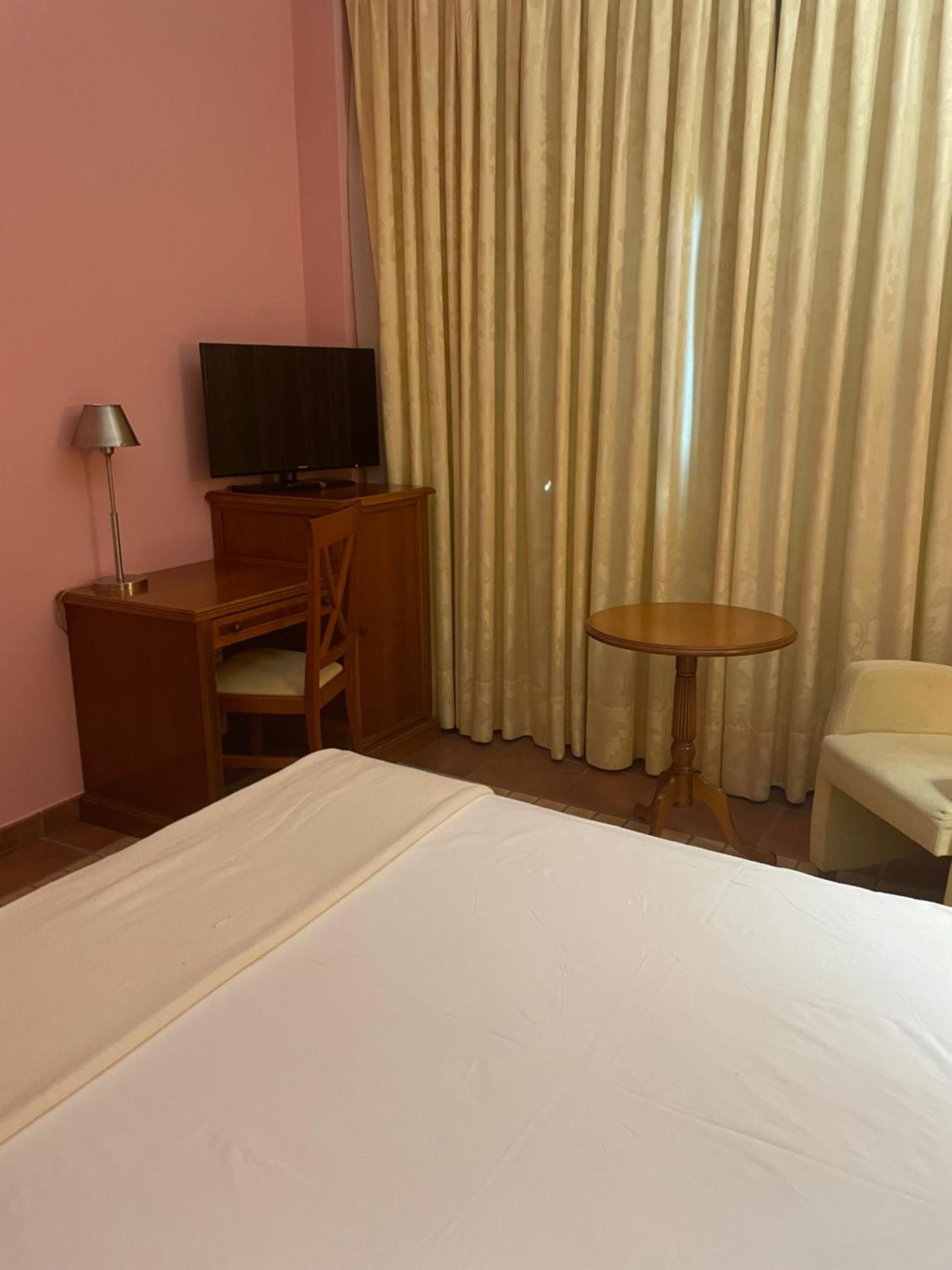 Hospedium Hotel Dona Mafalda De Castilla Plasencia Buitenkant foto